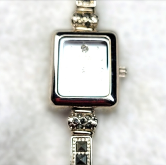 •𝙂𝙇𝙊𝙍𝙄𝘼 𝙑𝘼𝙉𝘿𝙀𝙍𝘽𝙄𝙇𝙏•𝙒𝘼𝙏𝘾𝙃• - Picture 10 of 15